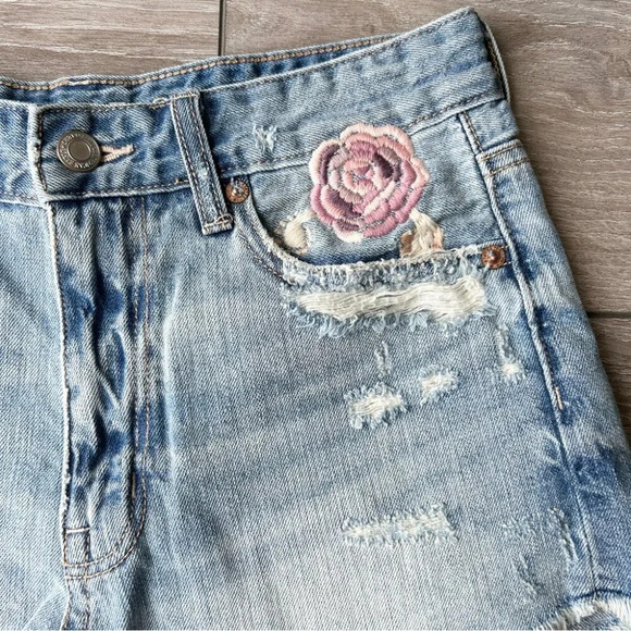 AEO High Rise Festival  Floral Embroidery Distressed Jean Shorts - Picture 2 of 12
